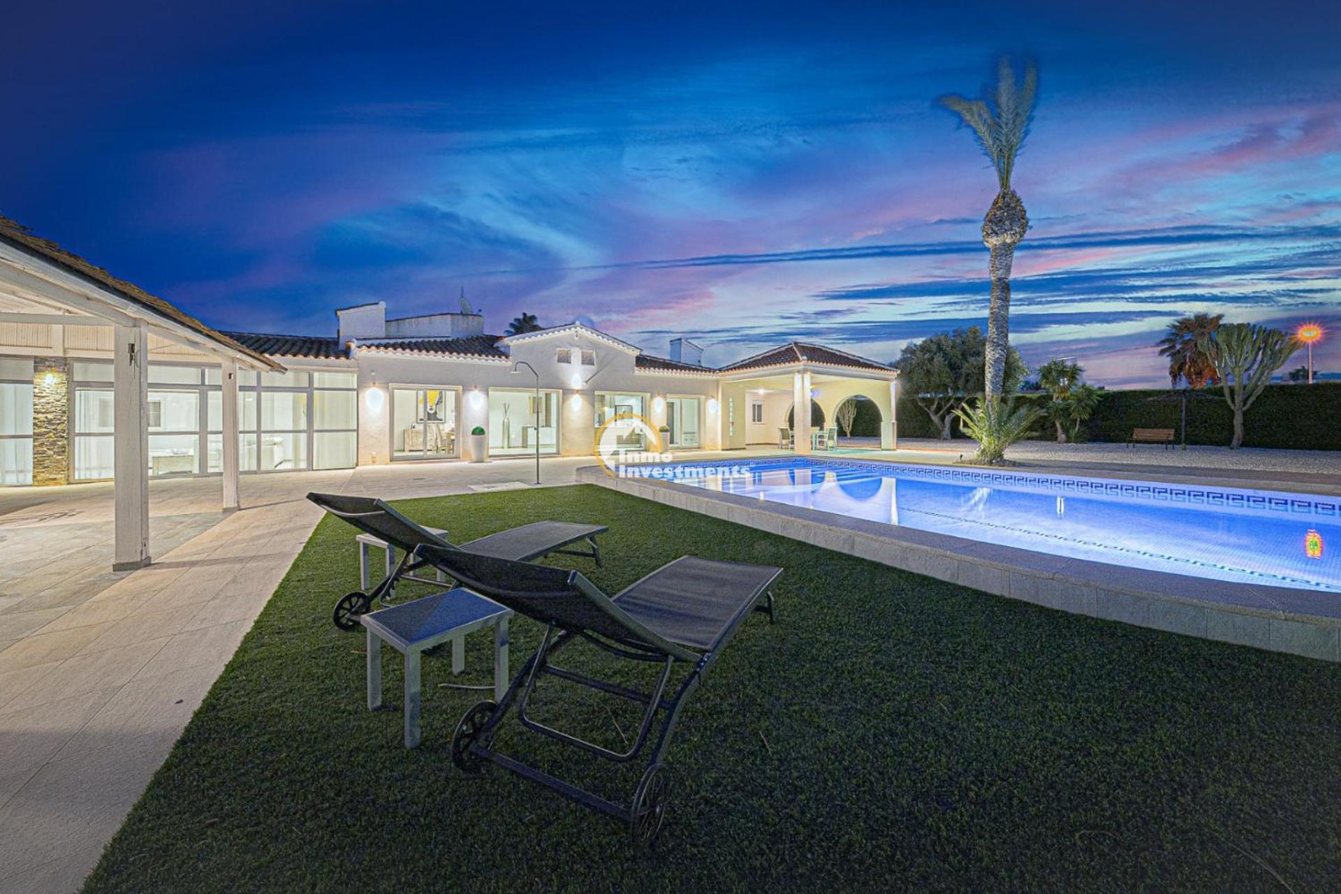 Villa Pyeranch ตอร์เรเวียคา ภายนอก รูปภาพ